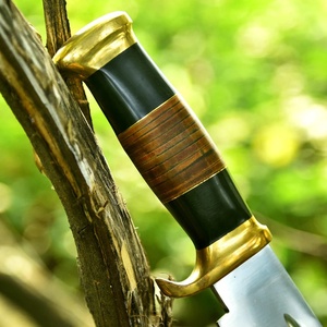 Couteau utilitaire traditionnel fait main en acier Damas à pointe clip, manche en Micarta, étui en peau de crocodile - OEM - Product Image 3