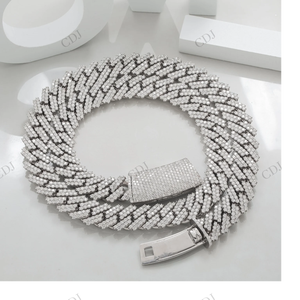 Cadena de eslabones cubanos Miami de 14 mm y 22 pulgadas, completamente engastada, chapada en oro, con moissanita VVS D, estilo hip-hop, de plata de ley 925, para hombre - Product Image 1