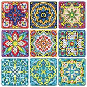 Juego de posavasos navideños rojos con bordado de cuentas, redondos, hechos a mano, para vasos, con diseño de reno, árbol y bastón de caramelo, decoración navideña para la mesa. - Product Image 1