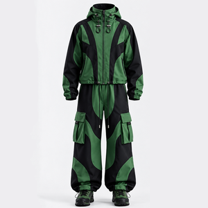 Conjunto Deportivo Personalizado de Dos Piezas con Capucha en Verde y Negro, Chaqueta con Cremallera y Pantalones Jogger Cargo, Unisex - Product Image 2