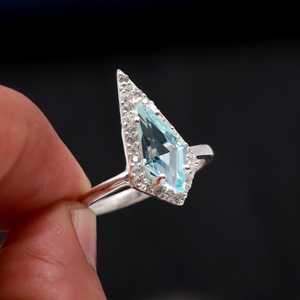 Anillo de Topacio Azul Cielo Natural Estilo Art Deco, Plata de Ley 925, Hecho a Mano, Delicado, con Gema Certificada IGI, Joyería para Mujer - Product Image 3