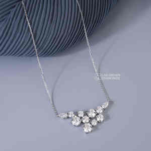 Colgante de Lujo de Plata S925 con Moissanita Corte Pera para Mujer, Color EF, Cuatro Quilates, Once Piedras, Regalo de Joyería para Aniversario de Bodas - Product Image 4