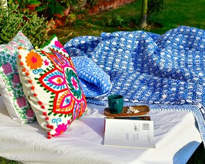 Edredón Floral Artesanal de Lujo, Reversible, Hecho a Mano, de Algodón 300tc, Ecológico, Manta con Estampado Azul, Cubrecama Étnico, Suave - Product Image 4