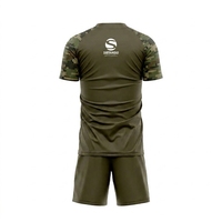 Dernier design d'uniforme de football respirant grande taille avec manches courtes et logo personnalisé