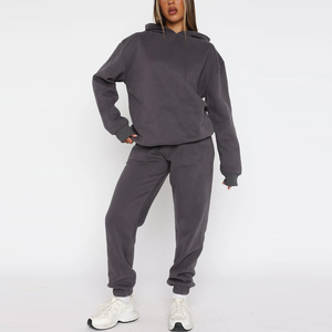 Nouveaux pulls en coton personnalisés avec logo en gros, pulls d'hiver pour femmes, col rond ample et manches longues, couleur unie - Product Image 3