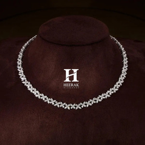 Collier de luxe en or blanc 14 carats plaqué avec diamants taille marquise et maillons papillon, idéal pour femme, bijou de mariage ou cadeau - Product Image 3