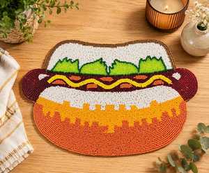 Mantel Individual de Tela con Diseño de Hot Dog y Cuentas Hechas a Mano, Forma Personalizada, Accesorio Decorativo para Cocina - Product Image 1