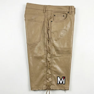 Shorts Unisex de Diseño, Color Negro Sólido, Cintura Elástica, Estilo Cuero, Cargo, Streetwear, Hip Hop, Urban, Maluza Industries - Product Image 4