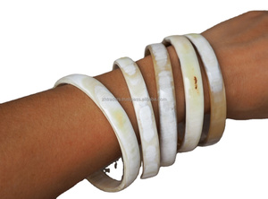 Bracelets en corne modernes faits à la main pour cadeau de mariage avec pierre principale en diamant, bracelet en corne de buffle naturelle, ensemble de bracelets, foncé - Product Image 2