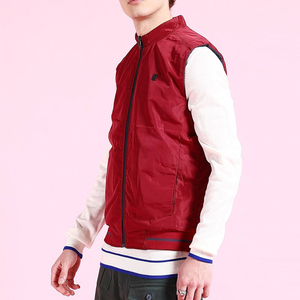 Chaleco Acolchado Rojo Informal para Hombre – Chaqueta Ligera sin Mangas para Invierno – Chaleco de Moda con Logotipo Personalizado OEM para Hombre - Product Image 2