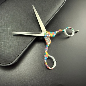 Ciseaux de coupe de cheveux de salon professionnels de haute qualité en acier inoxydable argenté chic pour les professionnels de salon - Product Image 6