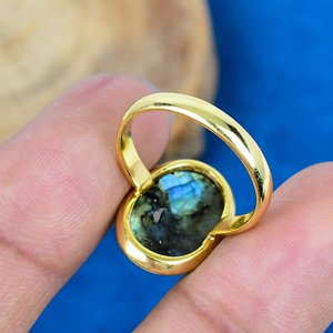 Handmade Natural <b>Labradorite</b> Oval Shape 18K Gold Micron Over 925 Sterling Silver <b>Ring</b> - Product Image 4