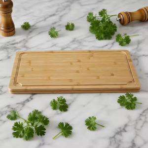 Planche à découper rectangulaire en bambou naturel de qualité supérieure avec poignées, durable, écologique, pour la préparation culinaire, surface antidérapante, rainure pour les jus - Product Image 4