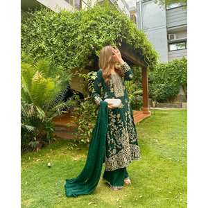 Tenue de soirée taille XL avec broderie de paillettes pour un look élégant - Product Image 3