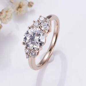 แหวนหมั้นเพชรทรงกลมเจียระไนแบบบริลเลียนท์ น้ำหนัก 1-3 กะรัต ทองคำ 18K สีโรสโกลด์ สำหรับทุกเพศ ได้รับการรับรองจาก IGI เพชรเพาะเลี้ยงในห้องปฏิบัติการ สไตล์คลาสสิก - Product Image 4