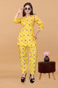 Conjunto de Pantalones y Blusa para Mujer, Estampado Amarillo Moderno, Poliéster y Rayón, Cuello Redondo, Transpirable, Tallas S a 6XL, Venta al Por Mayor - Product Image 3