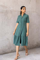 Robe longue en denim de coton vert émeraude, robe chemise midi en coton avec ourlet à volants, col rabattu, manches courtes, tenue décontractée pour tous les jours