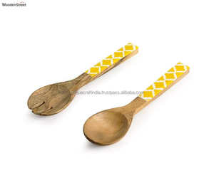 Cucharas de Ensalada Ecológicas Desechables de Madera y Resina con Baño de Oro, Diseño Clásico, Mango Largo, para Servir Comida en Fiestas - Product Image 3