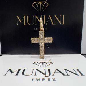 Pendentifs et breloques religieux en forme de croix plaqués or, bijoux fins hip-hop, pendentif en argent 925 serti de diamants VVS pour hommes - Product Image 5