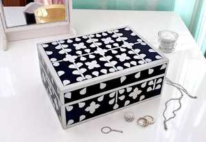 Caja decorativa blanca y negra de nuevo diseño con diseños florales para dormitorio, almacenamiento de joyas - Product Image 2