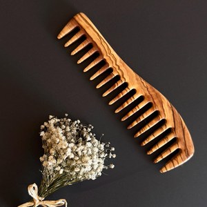 Peigne en bois fait main le plus vendu, à dents fines, pour un coiffage soigné et l'entretien de la barbe, peigne en bois naturel - Product Image 6