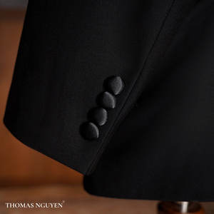 ชุดทักซิโด้สีดำสั่งตัดพิเศษ - ชุดสูทแต่งงานผู้ชาย 3 ชิ้นสุดหรู |   คอลเลกชันเลิฟวี่ โดวี |   เวียดนาม - Product Image 5
