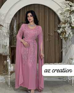 Robe Kaftan en Soie Rose Brodée de Perles Az Creation, Robe de Soirée à Col en V Ornée de Paillettes Florales, Broderie Artisanale au Point de Croix - Product Image 1