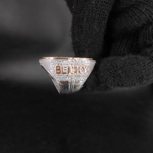 Bijoux fins personnalisés pour hommes certifiés IGI Bague en diamant avec lettre G glacée avec VVS Moissanite personnalisée pour les mariages Boîte emballée - Product Image 5