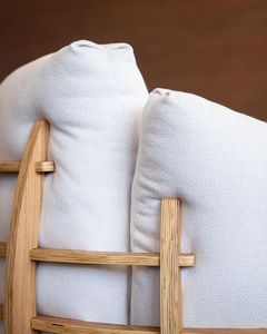Sofá Curvo de Madera de Teca Sólida Japonesa de Lujo, Cómodo y Moderno para Sala de Estar Interior, Muebles de Diseño Personalizado - Product Image 4