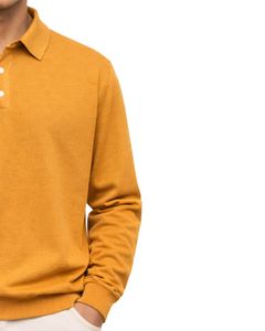 เสื้อโปโลแขนยาวสีเหลืองมัสตาร์ดสำหรับผู้ชาย ผ้าคอตตอนผสมเนื้อนุ่ม สวมใส่สบาย คอปกคลาสสิก เหมาะสำหรับฤดูหนาว ผลิตโดยผู้ผลิตเสื้อผ้า - Product Image 3