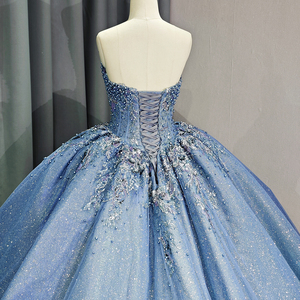 Vestido de Novia Clásico Verde Esmeralda con Corte Princesa, Cintura Asimétrica, Bordado con Cuentas, Cola Desmontable y Escote en V - Product Image 6