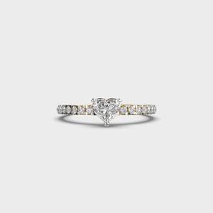 Anillo de Compromiso Clásico con Diamante Corazón Moissanite, Anillo de Plata para Mujer, Disponible al Mejor Precio - Product Image 1