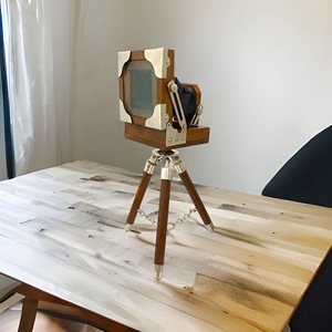 Décoration de bureau et accessoires CAM2 : Appareil photo sur trépied - Product Image 1