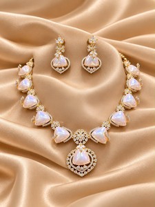Parure Collier et Boucles d'Oreilles Élégante en Plaqué Or avec Pierres Opale et Zircon Cubique, Finition Mate, Design Effet Pierres AD, Idéale pour les Fiançailles - Product Image 2