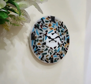 Horloge murale ronde en résine artisanale moderne, silencieuse, à mouvement mécanique, pour le bureau et la décoration de la maison - Product Image 2