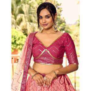 ชุดแต่งงานสีชมพูคู่กับชุด lehenga choli - Product Image 4