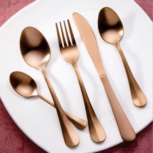 Juego de Cubiertos Metálicos de Primera Calidad para Mesa, Cuchara y Tenedor, Ideal para Servir con Estilo - Product Image 6