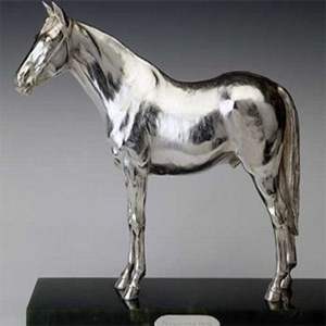 Figurine de cheval en aluminium royal pour la décoration de table de salon, avec un savoir-faire détaillé et un style élégant - Product Image 5