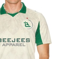 T-shirt jersey pour homme, manches courtes, 100 % polyester, avec logo personnalisé, col rabattu, style sportif.