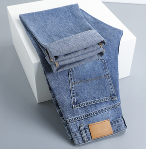 Nouvelle Arrivée - Jean Slim Droit Décontracté Unisexe Coupe Classique Taille Moyenne Noir - Vente en Gros pour Hommes et Femmes - Product Image 6