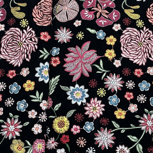 Tissu en polyester brodé doux et élégant pour vêtements, artisanat, mode, textile, fabrication sur mesure OEM ODM - Product Image 4