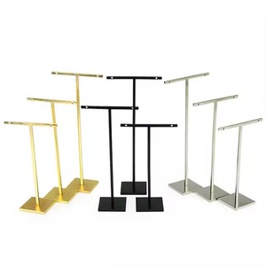 Un attrayant présentoir à bijoux qui apporte une organisation sans effort, enveloppé d'une élégance artistique et d'un style captivant. - Product Image 2