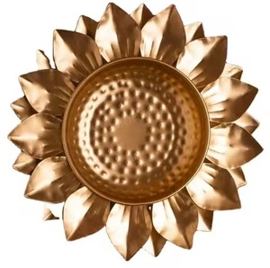 ชามโลหะดีไซน์คลาสสิกสไตล์ชาติพันธุ์สำหรับตกแต่งบ้าน รุ่น Elegant Table Metal Urli Bowl พร้อมช่องใส่ตะเกียง - Product Image 1