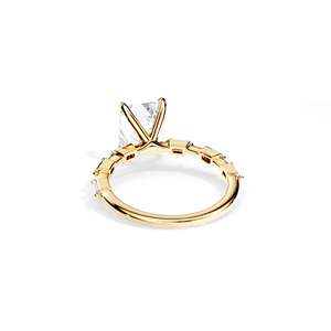 Anillo de compromiso de oro de 14k para mujer con diamante de corte radiante y engaste de púas estilo floral - Product Image 1
