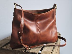 Bolso Bandolera de Cuero Genuino Marrón, Estilo Vintage, con Cierre de Cremallera y Correa Ajustable para Viajes Diarios - Product Image 2