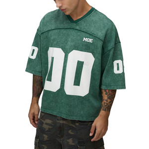 T-shirt homme vert délavé surdimensionné en jersey, motif football américain vintage, épaules tombantes, coupe ample en coton, col en V, ODM - Product Image 4