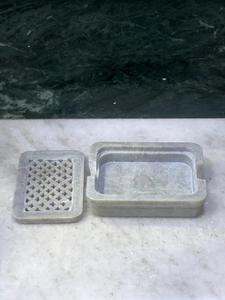 Nouvelle collection de porte-savon moderne en résine effet marbre blanc, accessoires de salle de bain en résine effet marbre - Product Image 3