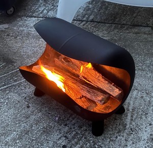 Brazier d'extérieur portable en acier au carbone noir BiggerFire, compatible charbon et bois, certifié CE - Product Image 1