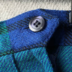 Jupe midi vintage en laine écossaise plissée bleue 100% laine vierge pour femme - Product Image 6