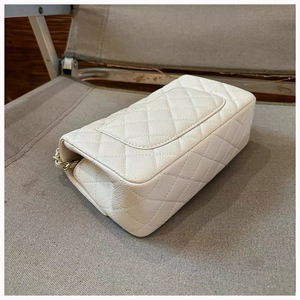 Lady White <b>Quilted</b> Genuine Leather Diamond Lattice ZIP Closure <b>Single</b> Strap Shoulder/Crossbody Handbag for Daily Travel - Product Image 5